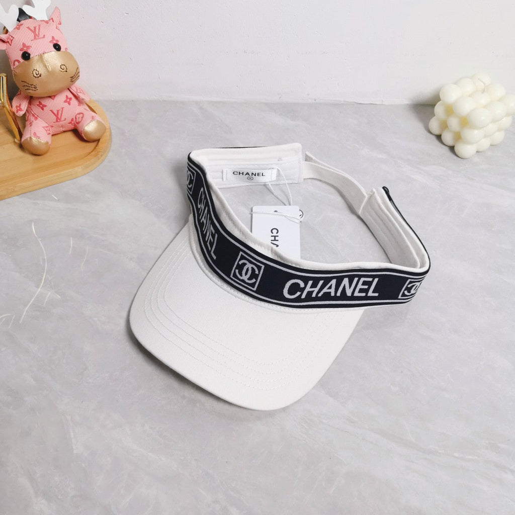 Women's Classic Black & White Visor Hat