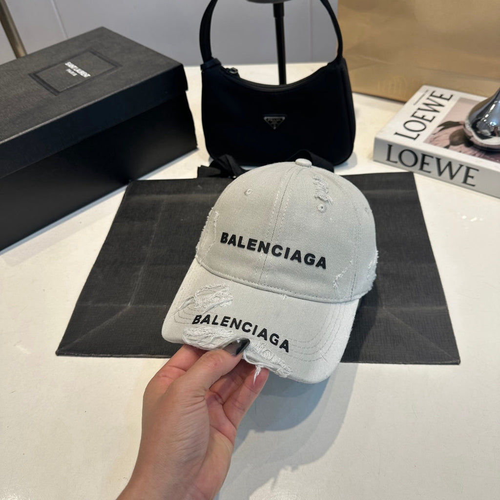 Baseball Cap in Light Grey