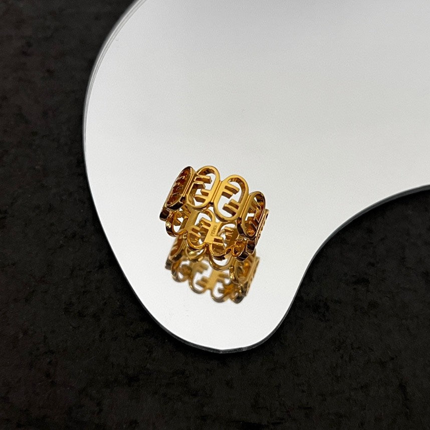 18K Fendi OLock Ring